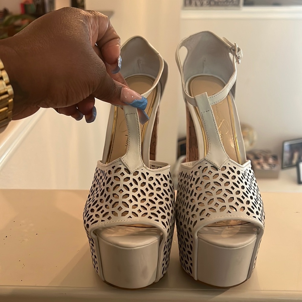 Jessica Simpson platforms